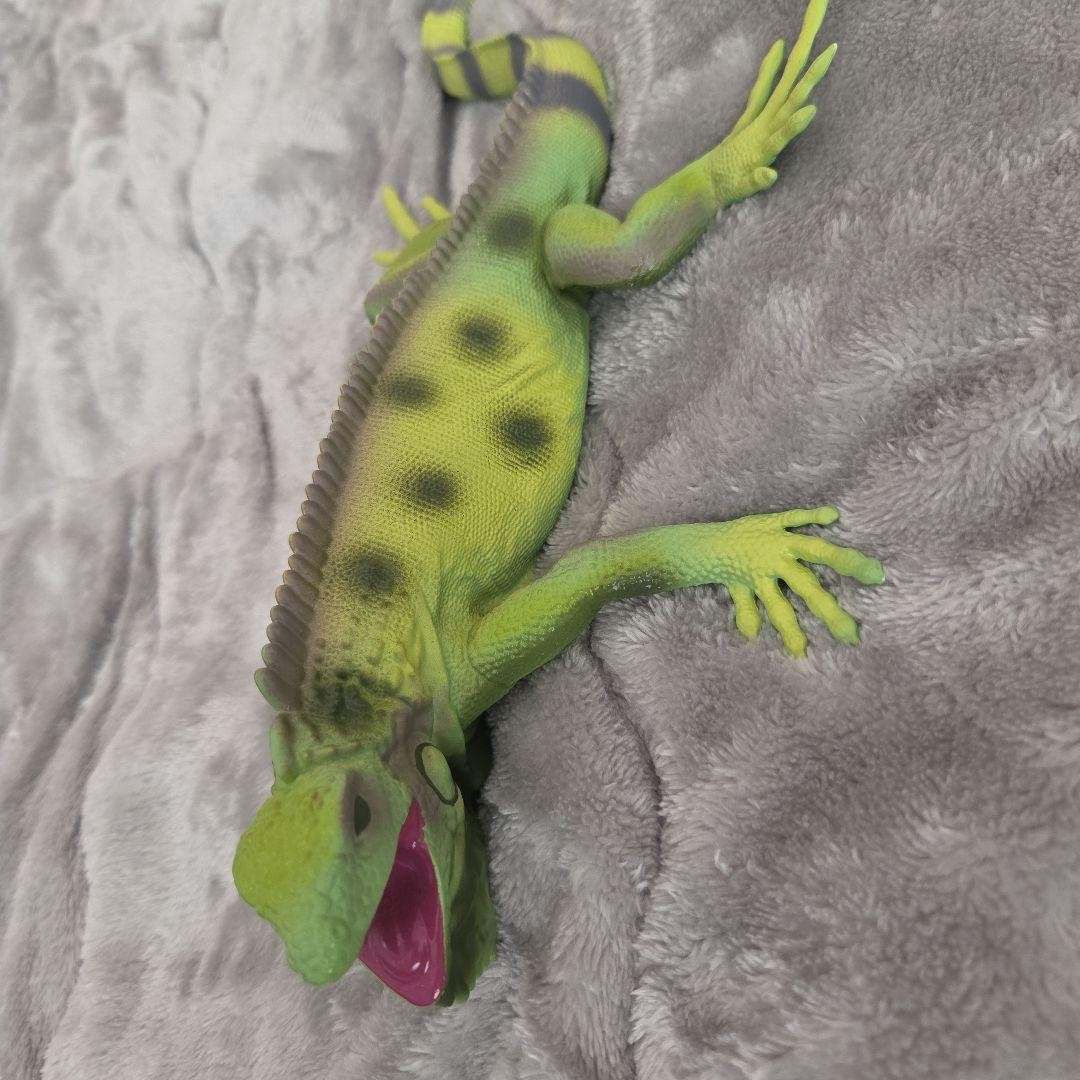 lizard figure green about 30 cm #775b30