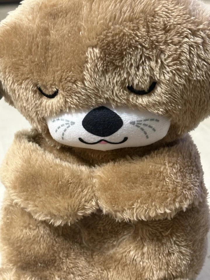 Juguete de abrazo de nutria de felpa marrón - Animal de peluche con ojos cerrados, suave y tierno Foto 2 de 4