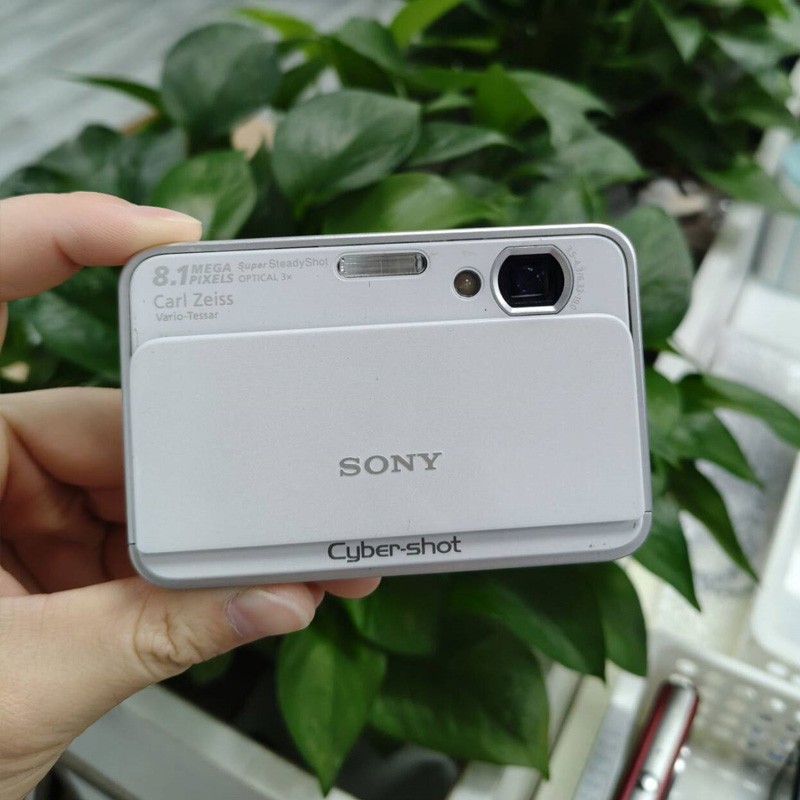 Sony Cyber Shot DSC-T2 8.1MP 3x Vintage Compact Digital Camera