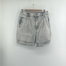 Vintage Street Wise acid wash high rise pleated cuffed denim jean shorts sz 34