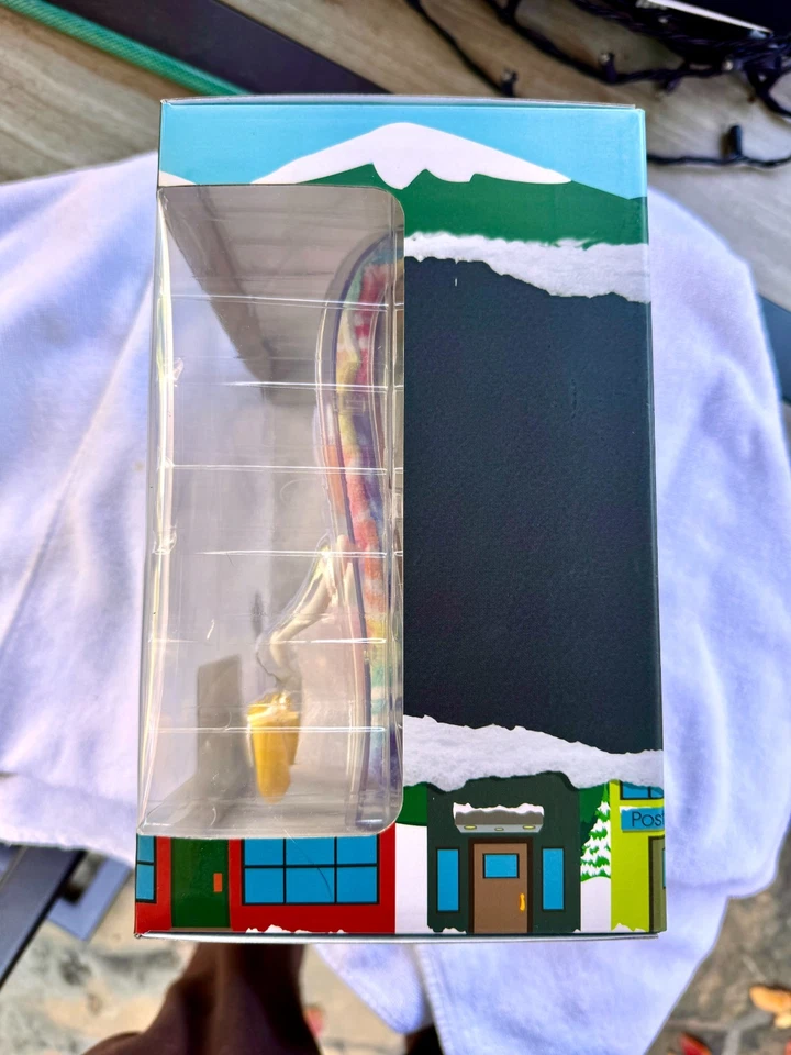 SOUTH PARK x kidrobot TOWELIE 8" w/BONG Psychedelic Edition SDCC /500 Sold-Out ! - Image 3 of 4