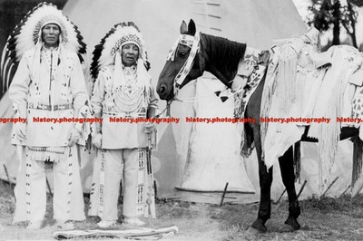 F006572 Kanada Calgary Stampede Zwei Indianer und ein Pferd 1930