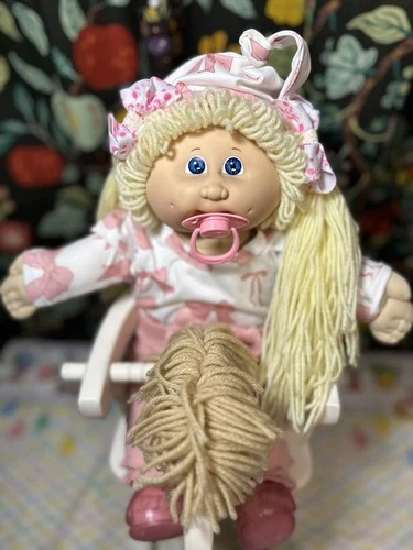 Cabbage Patch Kid/Coleco/Head Mold 4 Pacifier/ Lemon Blond/blue eyes