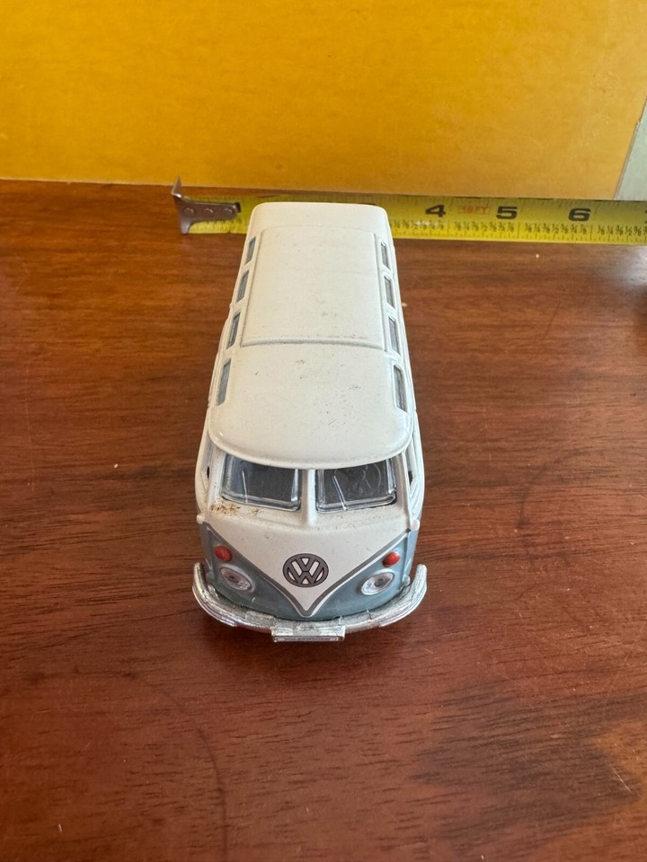 Maisto Special Edition Volkwagen Bus Van Samba Die Cast 1/40 Scale Blu