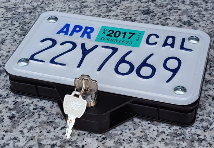 Honda Rebel 300 500 CBR600 Kawasaki Ninja ZX6R Suzuki GSXR600 Yamaha R6 R1 TRUNK - Image 2 of 3