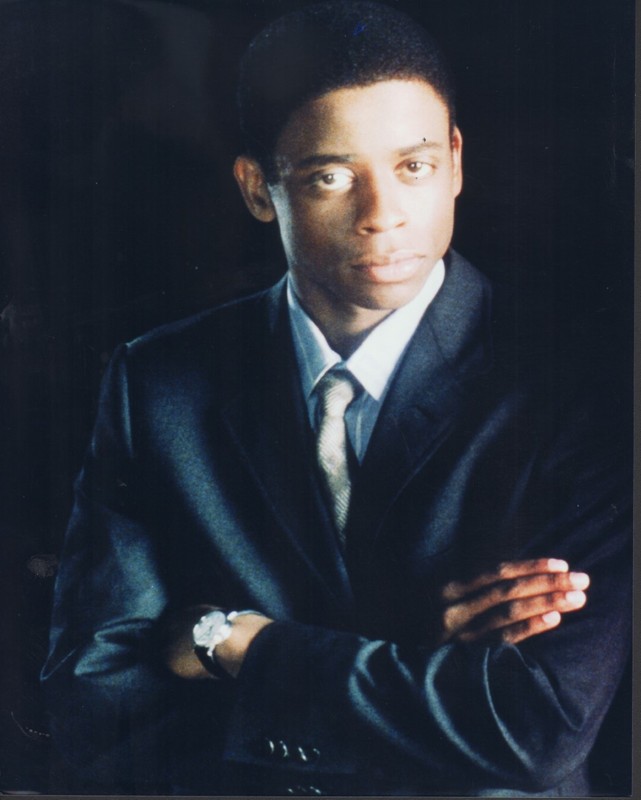 Dule Hill 8x10 color photo 