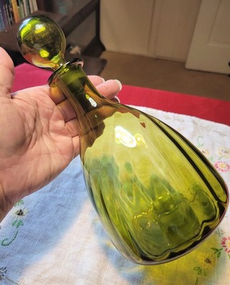 UNKNOWN 10'' Olive Green DECANTER + STOPPER with INTERIOR SWIRLS (no PONTIL MARK)