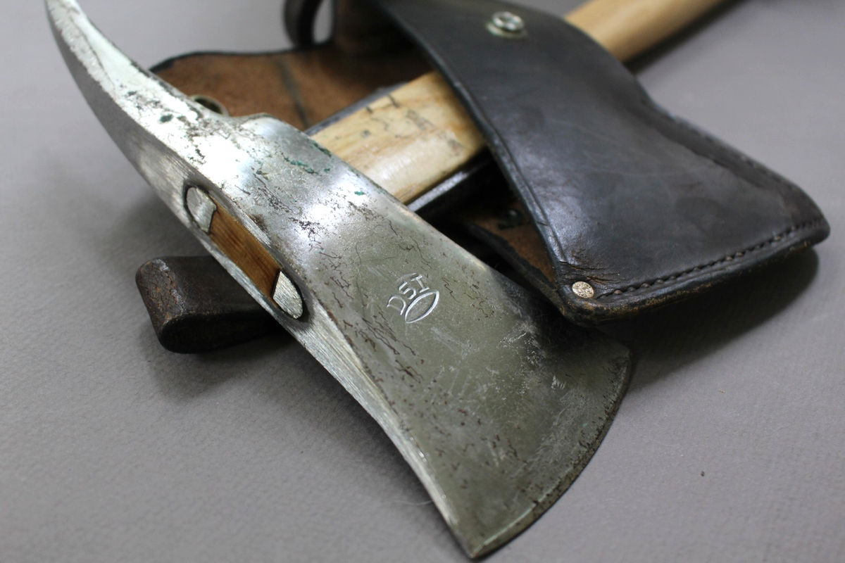 Dykehead ペーパーナイフ スコットランド ヴィンテージ VINTAGE DSI Danish Steel FIRE AXE with Leather Sheath, Denmark | eBay