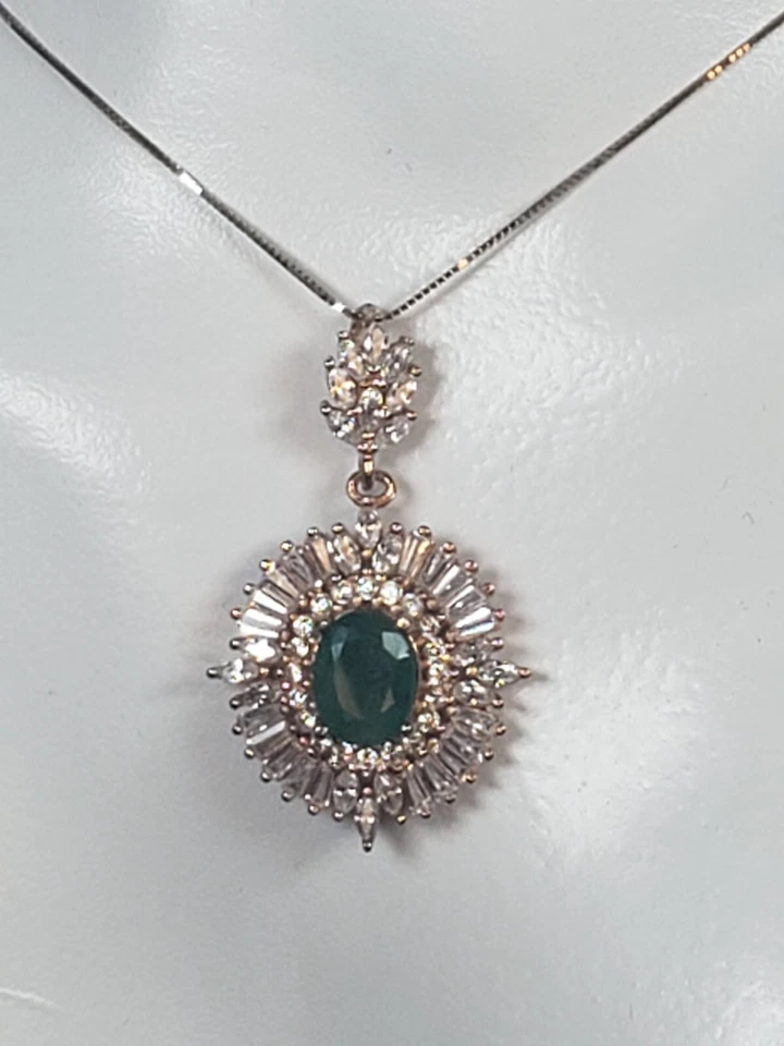 IMPRESIONANTE DISEÑO ANTIGUO - Juego de collar y pendientes genuinos de esmeralda y circonita cúbica 18K RG Foto 3 de 4