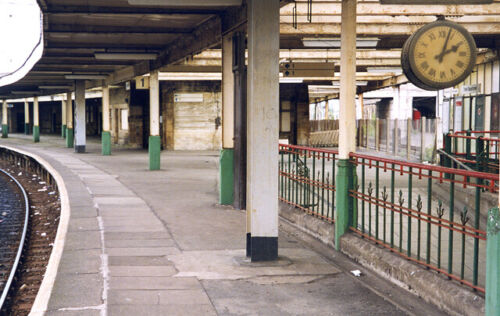 Foto 6x4 kurze Begegnung Carnforth Carnforth Station 1998, mit dem Ruhm c1998 - Bild 1 von 1