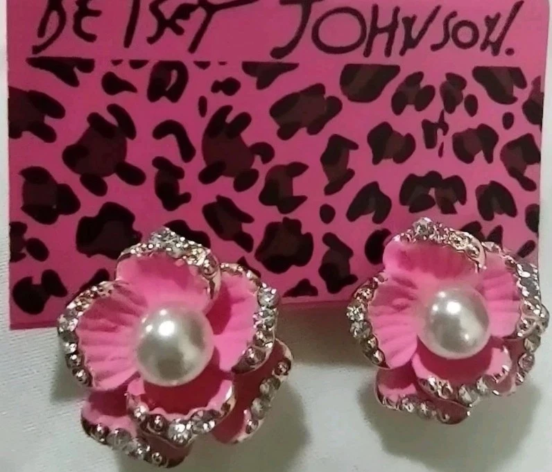 Betsey Johnson Pink Flower 🌻 Stud Earrings - Image 2 of 2