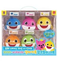 Pinkfong Baby Shark Family SENSORY PLAY SET Melody  Talking  Singing Dolls Toy
