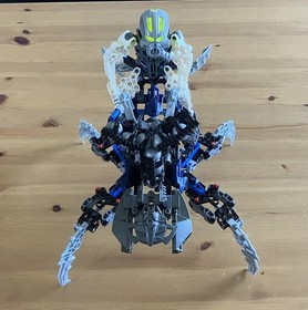 LEGO BIONICLE: Mazeka (8954) 100% complete with instructions, no box.