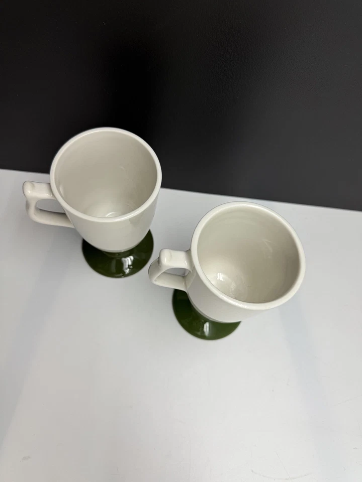 Juego de 2 tazas de pedestal vintage HALL USA café irlandés de 6" #1273 verde y blanco Foto 3 de 4