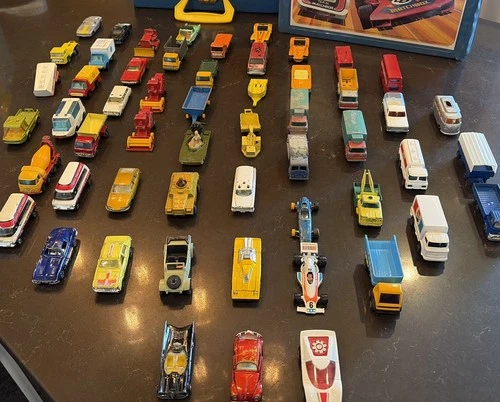 Vintage 1970s 1980s Matchbox Hot Wheels Lot Collection 54 Cars And 2 Cases Pcs