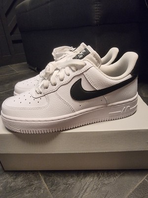 Nike Air Force 1 '07 White Black Gr. 36,5
