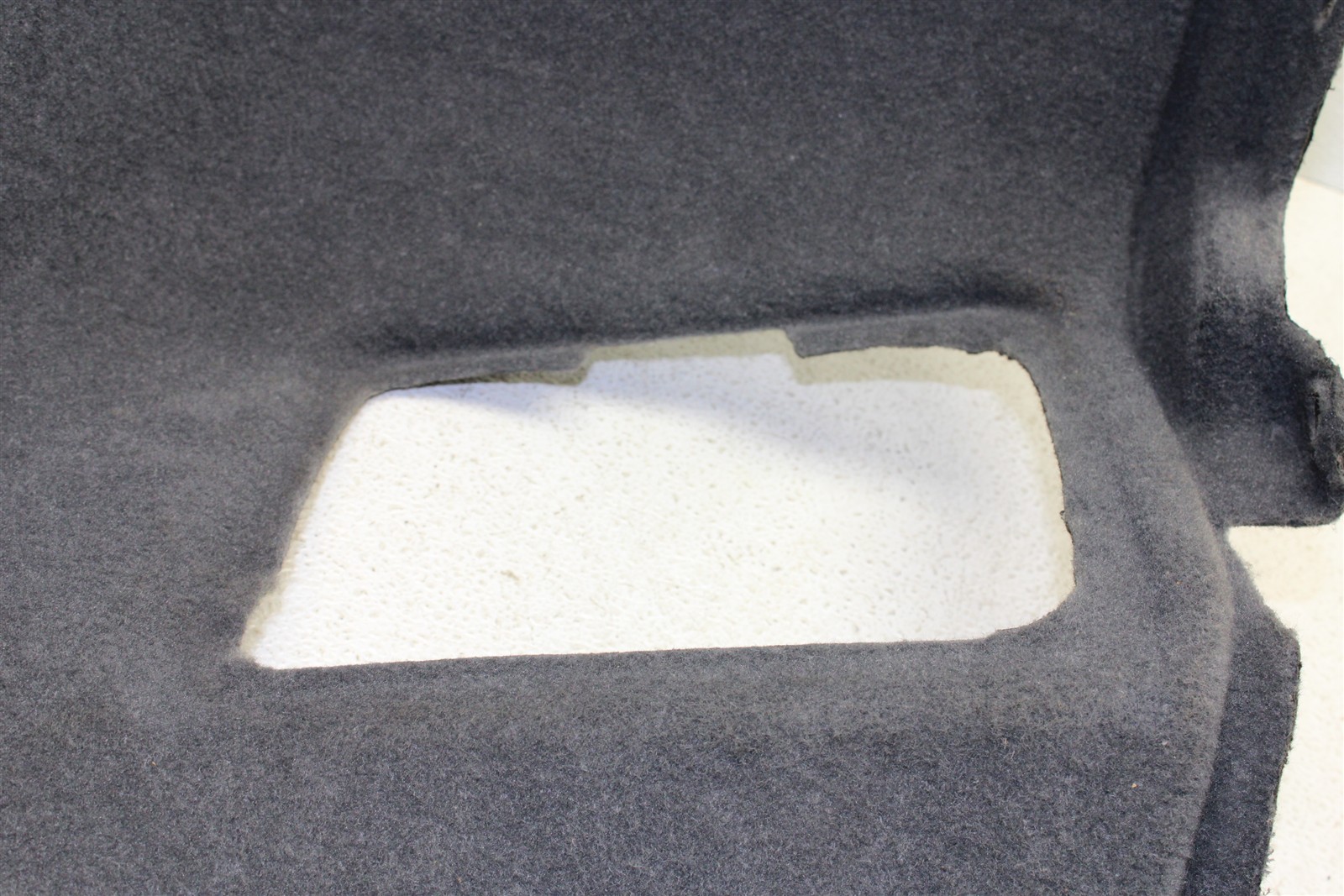 2013 Maserati GranTurismo Rear Right Trunk Carpet Trim Cover Liner 068417906