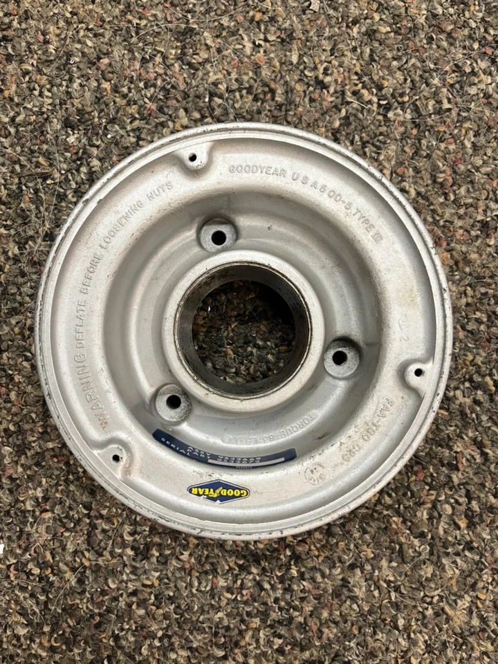 NOS Goodyear 5 x 5,00 nariz rueda media, PN 9532672, haya 33, 35, 55, 95 (LL) Foto 2 de 3