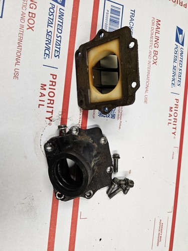 1994 POLARIS 400L 4X4 Reeds / Reed Valve w/ Intake Manifold - Picture 2 of 7