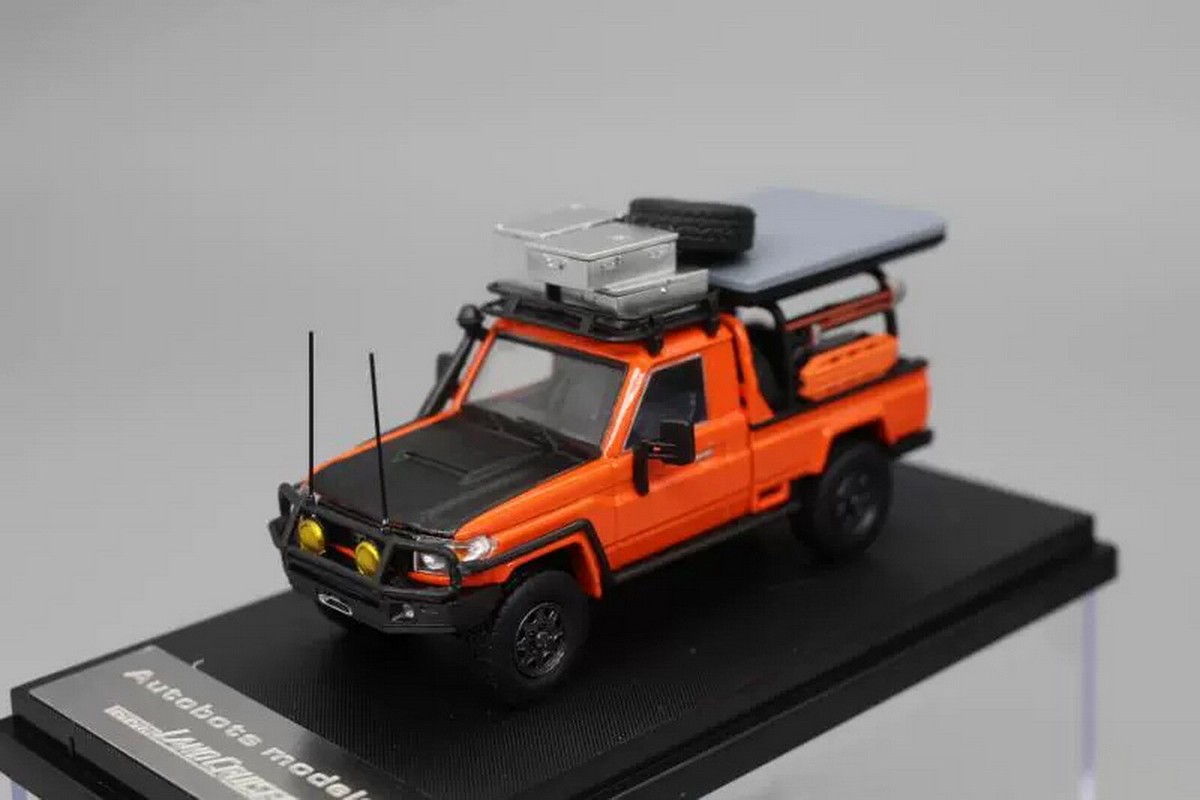 ✴︎トイ✴︎ 1/64 Toyota Land Cruiser LC300 ZX diecast model Black Color