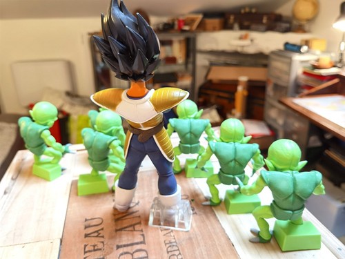DragonBall Z Lot Figurines Végéta (24cm) + 6 Saibaiman (11cm) - Foto 6 di 9