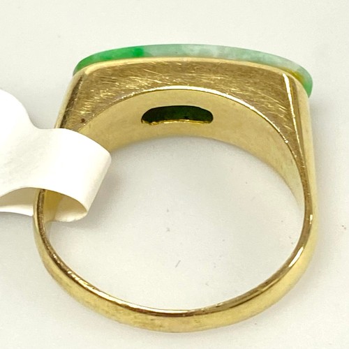 v051 Vintage 14K Yellow Gold Green Jade Band Ring Size 6.75 - Picture 6 of 7