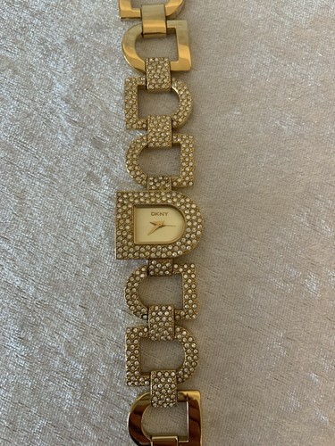 Exquisite DKNY ‘D’ Gold Tone NY3928 Swarovski Crystal Diamanté Watch PRISTINE - Picture 8 of 17