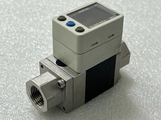 SMC PF3W704-03-AT-M-X525 0.5-4L/min DC12-24V Digital Flow Switch Used - Image 4 of 4