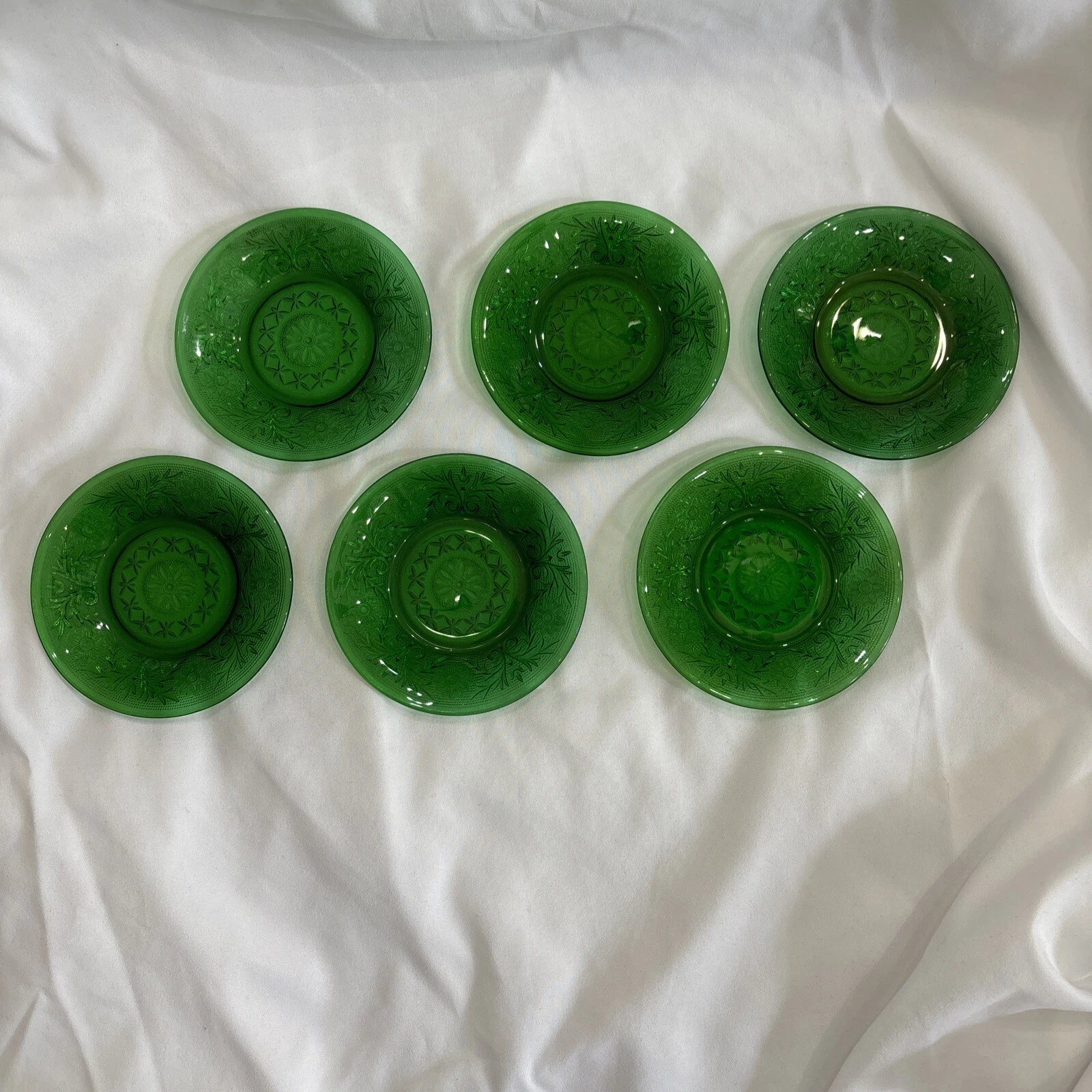 Vintage Set Of 6 Green Depression/Oatmeal Pressed Glass Sandwich/Custard Plates