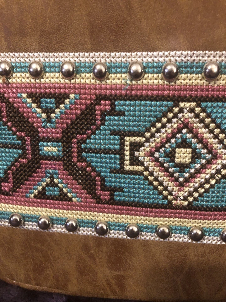 Bandolera Blazon Roxy bordada y tachonada, nueva con etiquetas Foto 2 de 4