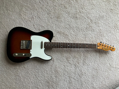 Squier Classic Vibe 60s Custom Telecaster Tele electric guitar bound body