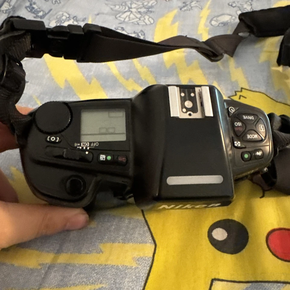 Nikon N90 F-90 35mm film SLR camera body ONLY MS-8 UNTESTED NO LENS - Image 2 of 4