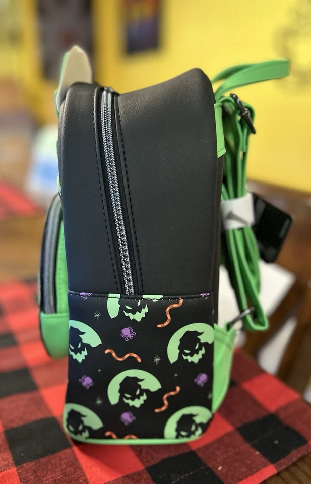 Mini Mochila Loungefly Oogie Boogie Pesadilla Antes de Navidad Nueva Con Etiquetas Foto 3 de 4
