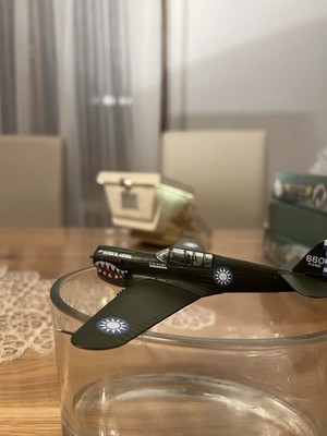 Curtiss P-40N Warhawk piloted by William N. Reed, 1944, 1:72, Atlas