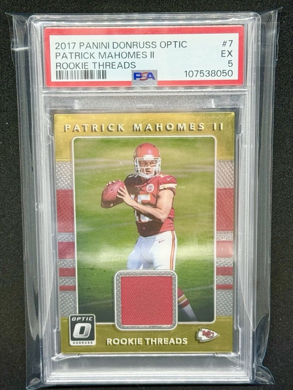 2017 Panini Donruss Optic Patrick Mahomes II Rookie Threads Jersey RC #7 PSA 5
