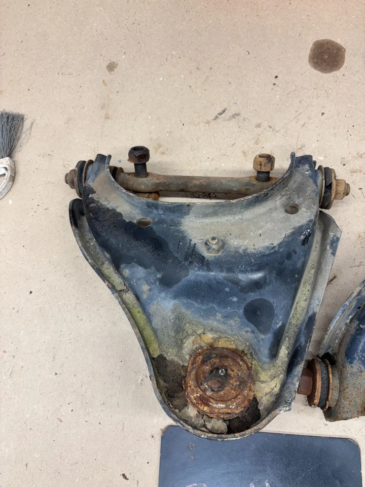 Dodge Dakota 1991 92 93 94 95 96 2x2 brazo de control superior delantero conjunto de brazos par OEM O Foto 2 de 4