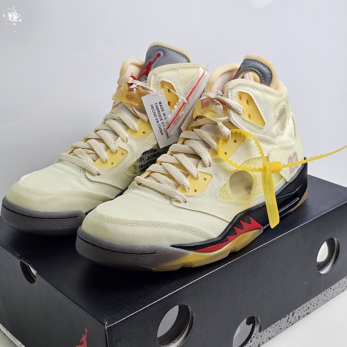 Jordan 5 SP x Off-White Mid Sail US Size 7.5 DH8565-100 Jordan 5 SP x Off-White Mid Sail US Size 7.5 DH8565-100