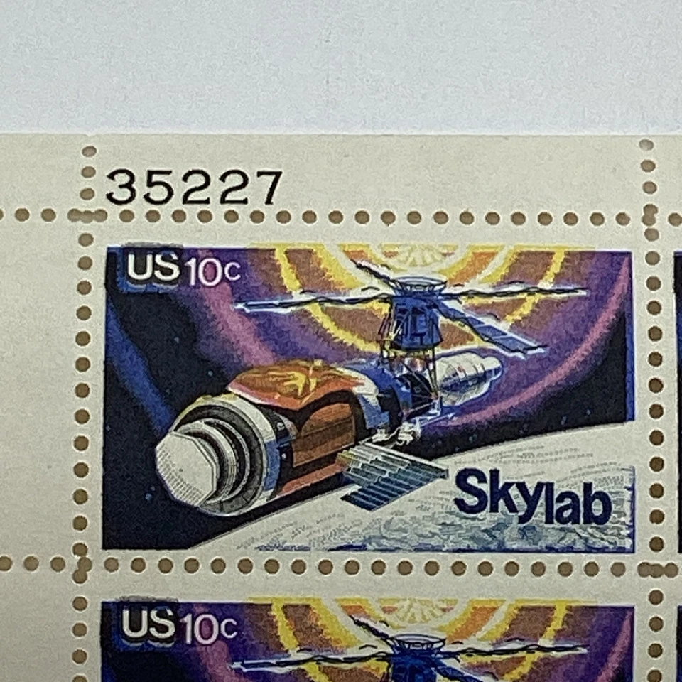 MNH 1974 Skylab Space Station 10¢ U.S. Postage 4 Stamp Plate Block 35227 - Image 2 of 4