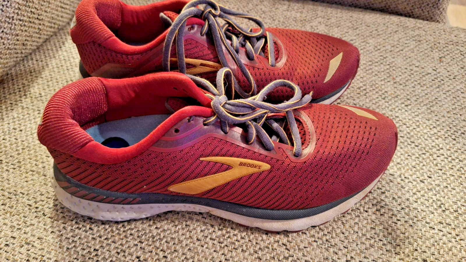 Brooks Women’s Adrenaline GTS 20 Red/Gold/Ebony Running Sneaker Shoe Size 8.5 thumbnail 3