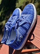 UNDER ARMOUR KickIt Kids NWOT US SZ 5Y Blue Multi Stripe Girls Sneakers