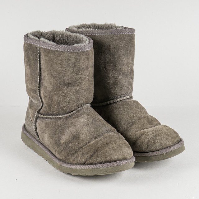 girls gray uggs