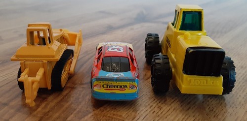 Lot of 9 Diecast and Plastic Vehicles Hot Wheels, Matchbook, Tonka, Road Champs - Picture 14 of 23