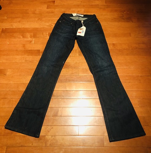 Bold curve Levis Jeans 3M 26 FREE 