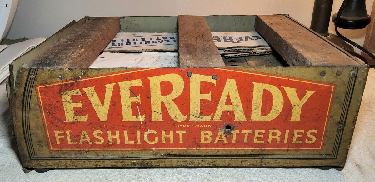 ANTIQUE EVEREADY FLASHLIGHT BATTERIES ADVERTISING METAL STORE