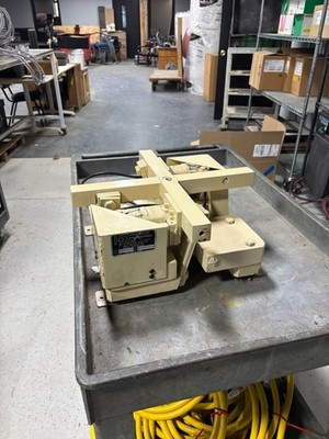 HENDRICKS ENGINEERING 5932 VIBRATORY PARTS FEEDER DRIVE BASE 115V 5A