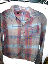 ZOO TV SERIES shirt   worn by  Kristen Connolly as Jamie Campbell