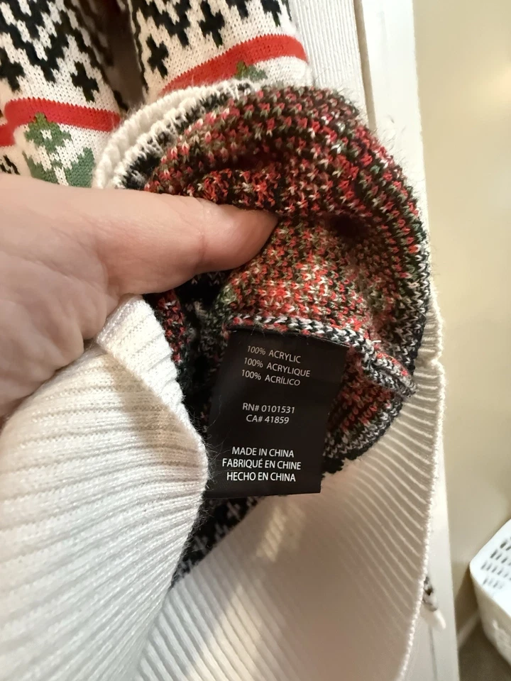 Disney Men’s Xl Crewneck Festive Christmas Sweater  - Image 4 of 4