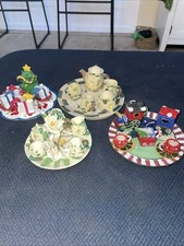 Miniature Resin Tea Sets - Train Magnolias Christmas - House Of Lloyd - Young  s