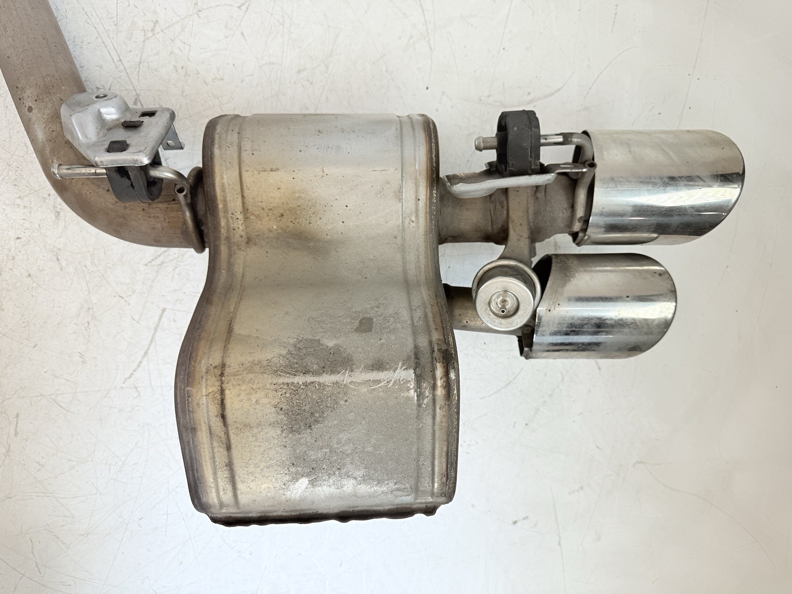2014 - 2019 MASERATI GHIBLI REAR LEFT EXHAUST MUFFLER PIPE OEM