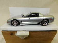 NEW AMT 1/25 SCALE 2002  CORVETTE  Z06 SILVER   PROMO MODEL ERTL